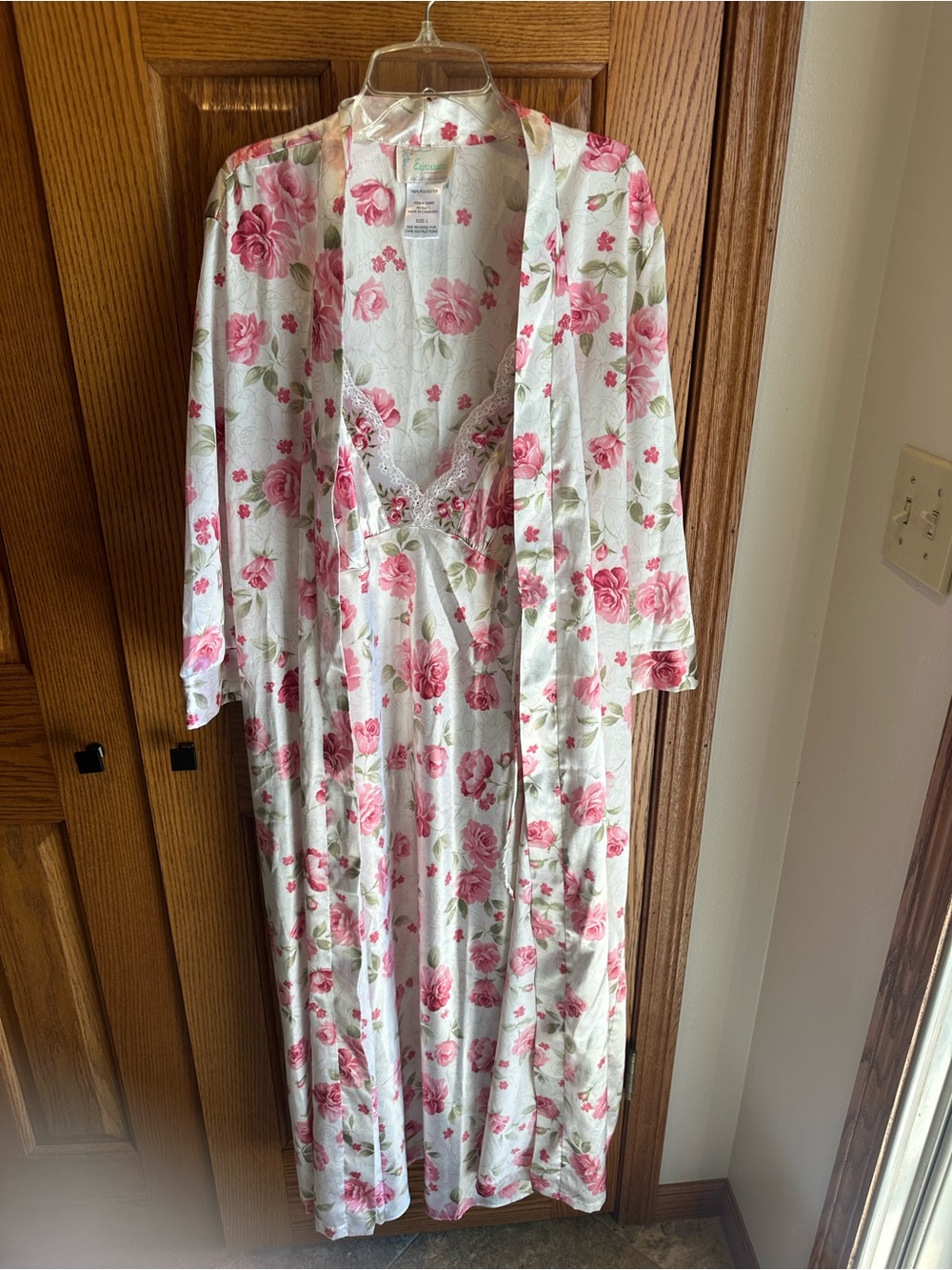 Silky Rose Robe Set Size Large Long Nightgown Romantic Lace 2 piece set Sz L